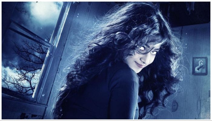 জ্বীন দেখার জন্য দীর্ঘ লাইন