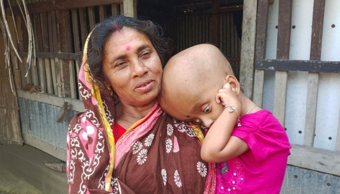১০ লাখ টাকার অভাবে আটকে আছে সম্পূর্ণার চিকিৎসা