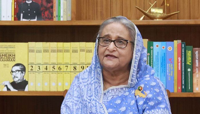বঙ্গবাজারের ব্যবসায়ীদের সহায়তার প্রতিশ্রুতি প্রধানমন্ত্রীর