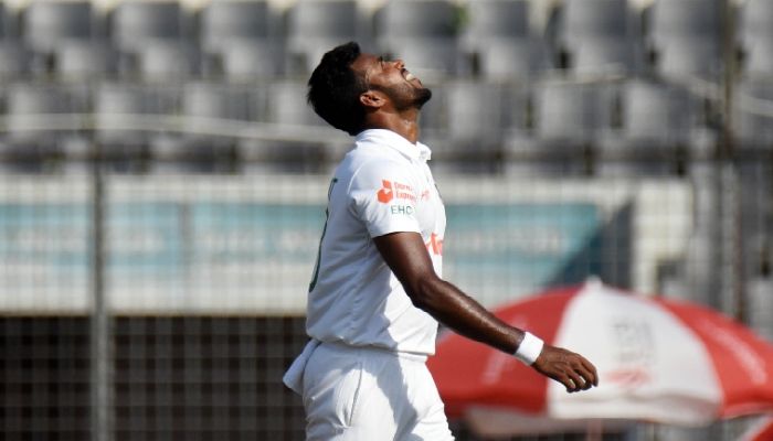 বিবর্ণ বোলিং, বড় বিপদে বাংলাদেশ