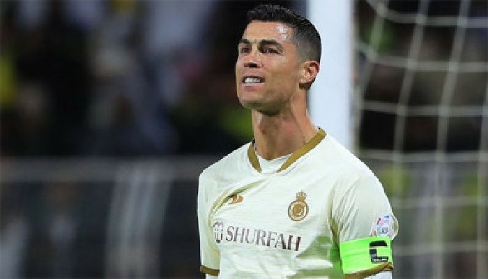 প্যারিসেও 'সিআর সেভেন' 