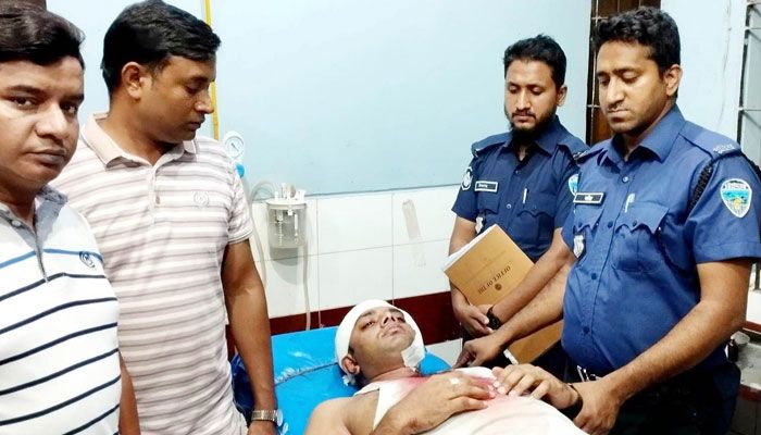 ব্রাহ্মণবাড়িয়ায় চায়ের কাপ দিয়ে এসআইকে মেরে পালালেন আসামি