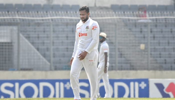 ক্যাচ মিসে শুরু, থিতু হচ্ছে আইরিশরা