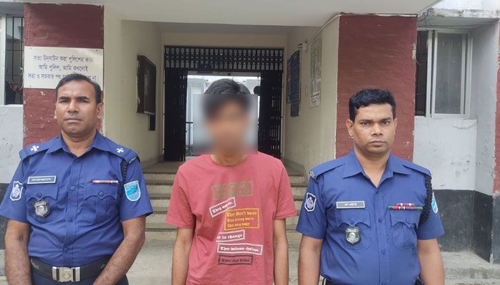 স্কুলে যাওয়ার পথে নিখোঁজ স্কুলছাত্রী ১৮ দিন পর উদ্ধার