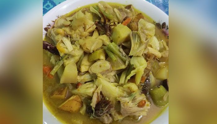 উৎসবের প্রাণ বিজুর ঐতিহ্যবাহী খাবার ‘পাজন’