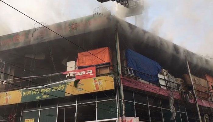 বারবার আগুন, নাশকতা কি না খতিয়ে দেখার আহ্বান ফায়ার ডিজির