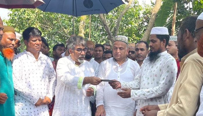 সরকার স্বাভাবিক রাজনীতির পথও সংকুচিত করে দিয়েছে : প্রিন্স