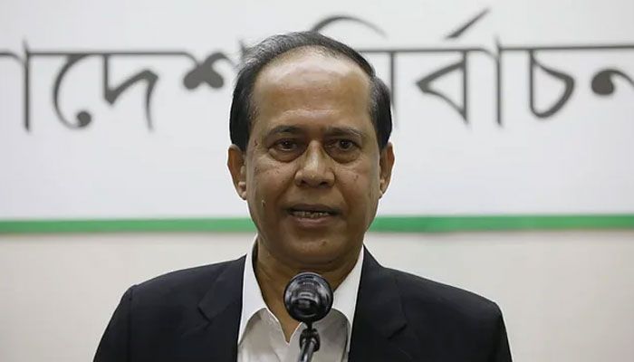 মনোনয়নপত্র বাতিলে কর্মকর্তাদের যত্নবান হওয়ার নির্দেশ সিইসির
