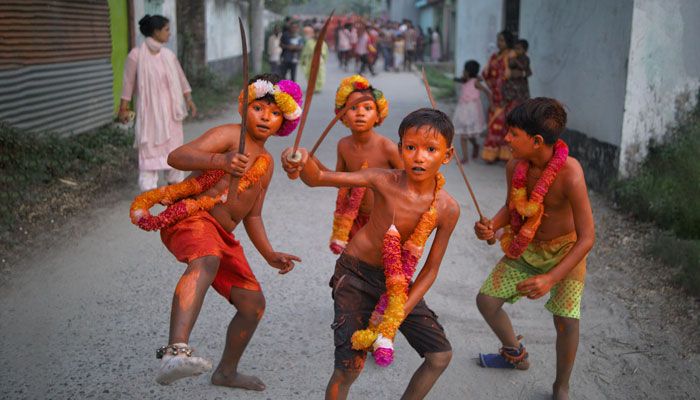 লালকাছ নৃত্যে শুভ-অশুভ যুদ্ধ