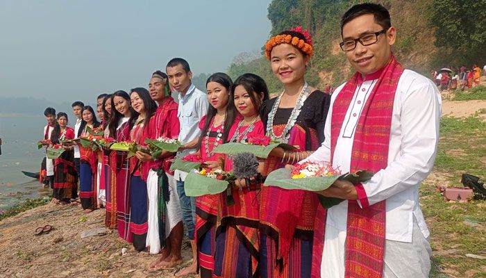ফুল ভাসিয়ে প্রাণের উৎসব 