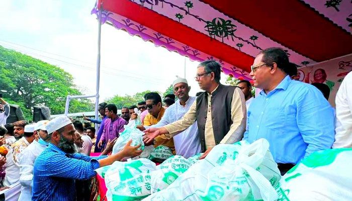 মানুষের পাশে না থেকে ফাইভ স্টারে ইফতার করছে বিএনপি : নাছিম