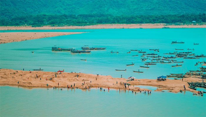 যাদুকাটা নদী