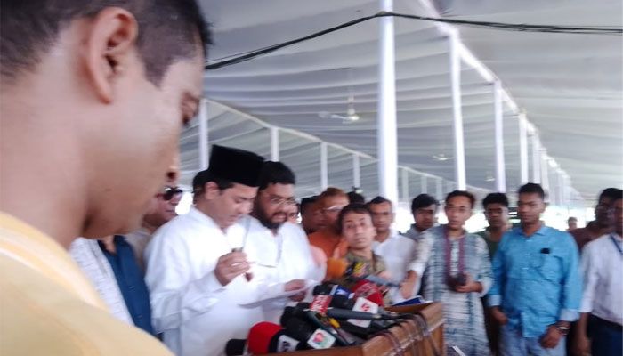 বঙ্গবাজার নিয়ে নতুন পরিকল্পনা হচ্ছে : মেয়র তাপস
