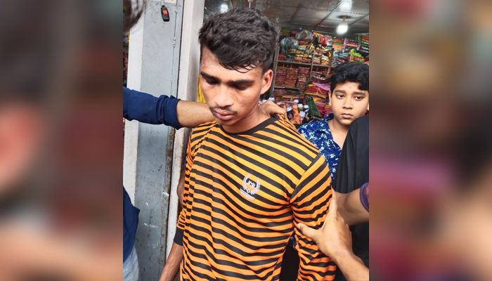 শ্রীপুরে ঈদবাজার ঘিরে সক্রিয় ছিনতাইকারী চক্র
