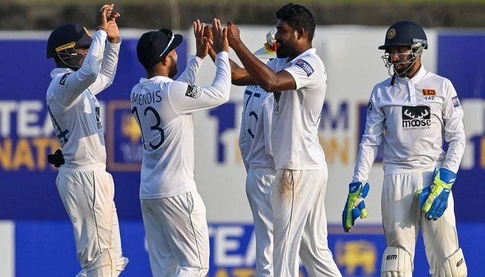 চার সেঞ্চুরি আর জয়াসুরিয়ার ফাইফারে বিপদে আয়ারল্যান্ড
