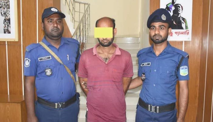 অস্ত্র চোরাচালান চক্রের সদস্য আটক : ৬টি এয়ারগান জব্দ