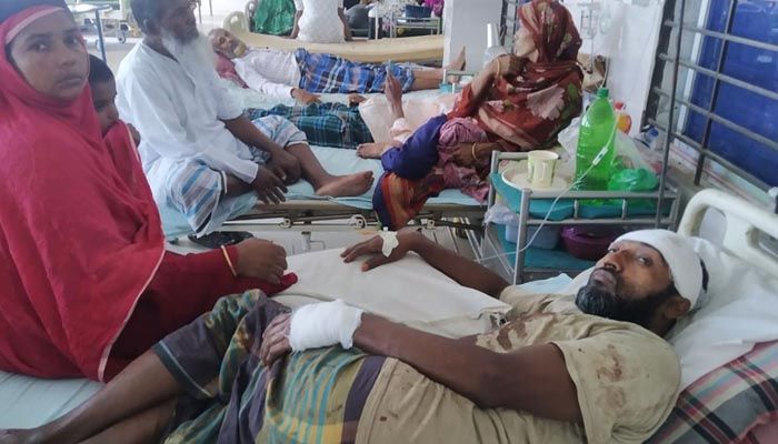 জমি নিয়ে বিরোধে অন্তঃসত্ত্বাসহ তিনজনকে ‘মারধর’