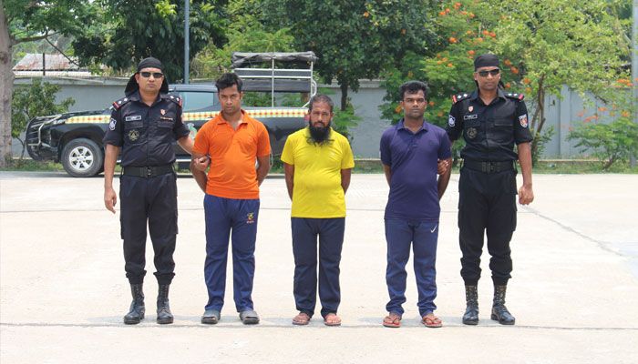 ‘ইভটিজিংয়ের প্রতিবাদকারী’কে কুপিয়ে হত্যা মামলায় গ্রেপ্তার ৩