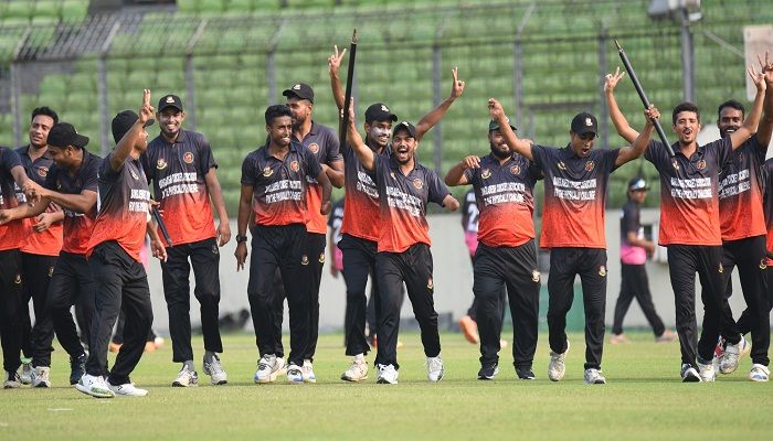 এক দিন নয়, তাদের চাওয়া সারা বছরের ক্রিকেট