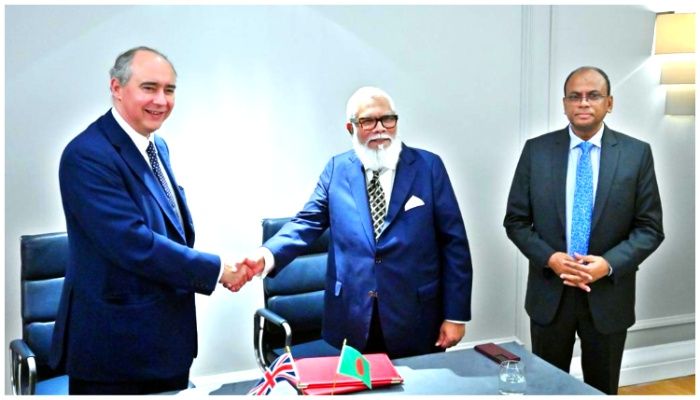 অ্যাভিয়েশন পার্টনারশিপ প্রতিষ্ঠায় বাংলাদেশ ও যুক্তরাজ্যের মধ্যে চুক্তি স্বাক্ষর 
