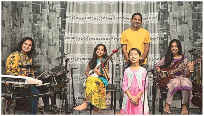 এসেইস ব্যান্ডের প্রথম অ্যালবাম আসছে