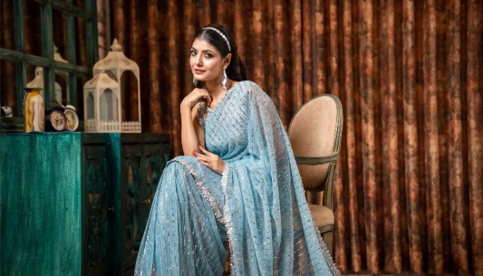 মডেল : জারা; পোশাক ও ছবি : বিশ্বরঙ