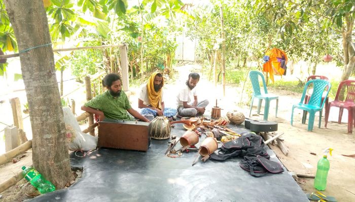 নরসিংদীতে লালন আখড়ায় হামলা, ৩ বাউলশিল্পী আহত