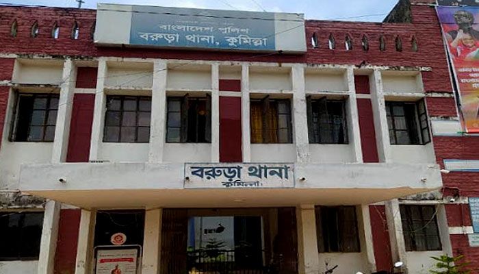 বরুড়ায় মুক্তিযোদ্ধার বাড়িতে ডাকাতি, কিশোরকে কুপিয়ে জখম