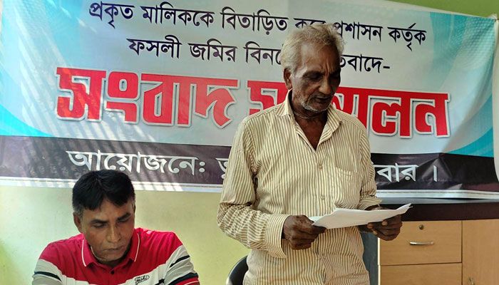 জমির মাটি কেটে আশ্রয়ণ প্রকল্প ভরাটের অভিযোগ