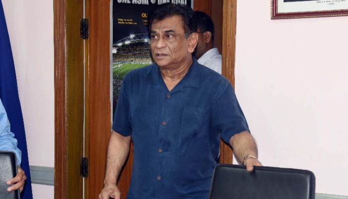 ফিফা আইন ভেঙেছেন সালাউদ্দিন 