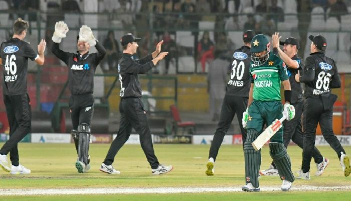 হোয়াইটওয়াশ এড়াল নিউজিল্যান্ড, পাকিস্তান হারাল র‍্যাঙ্কিংয়ের রাজত্ব
