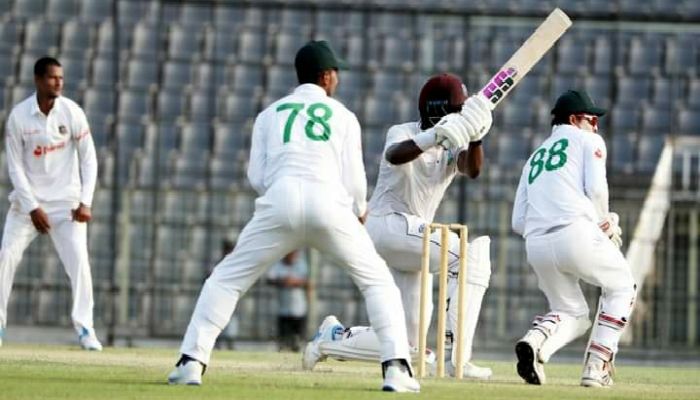  রান পাহাড় গড়ার পথে ওয়েস্ট ইন্ডিজ 