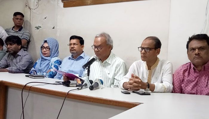 বিএনপি নেতা মজনুর খোঁজ চান রিজভী