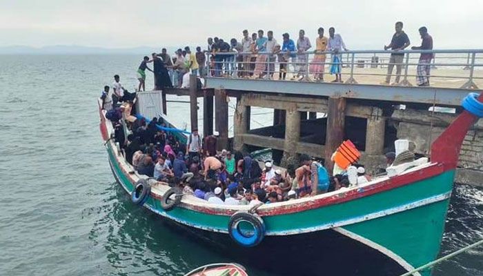 সেন্টমার্টিনে যাওয়ার ট্রলার ভাড়া নিচ্ছেন না মালিকরা 