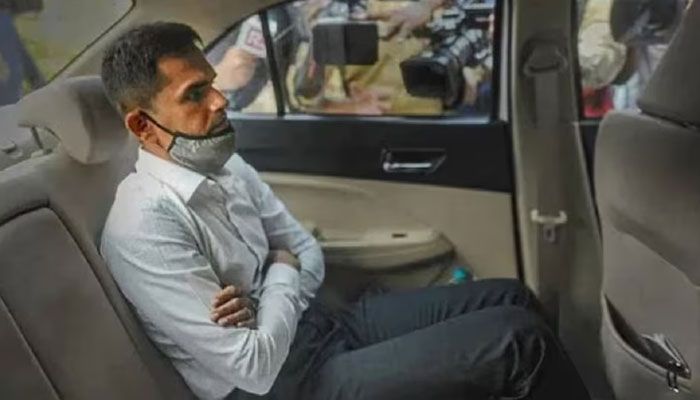 শাহরুখপুত্রকে গ্রেপ্তারকারী সেই কর্মকর্তার বিরুদ্ধে দুর্নীতি মামলা