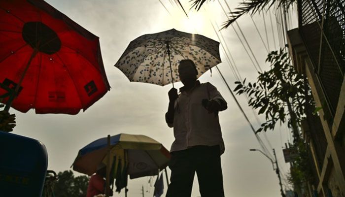 গরম ও লোডশেডিংয়ে অতিষ্ঠ জনজীবন