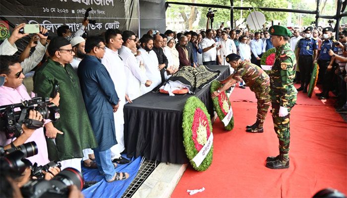 চিত্রনায়ক ফারুকের প্রতি সর্বস্তরের শ্রদ্ধা