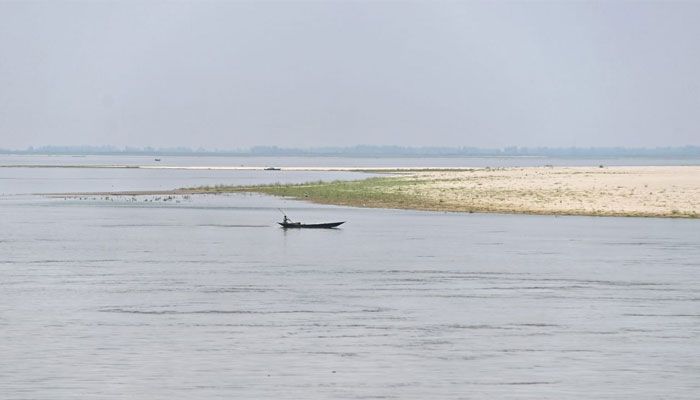 যমুনায় নাব্য সংকট
