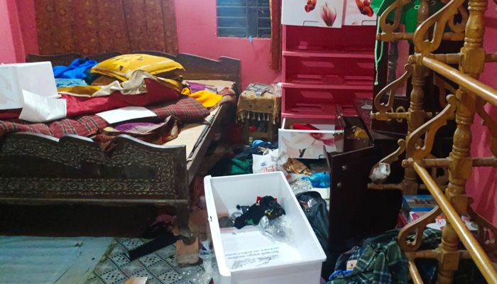 ভৈরবে চাঁদা না দেওয়ায় বাড়িঘর ভাঙচুর