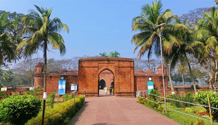 ঐতিহাসিক ষাট গম্বুজ মসজিদ