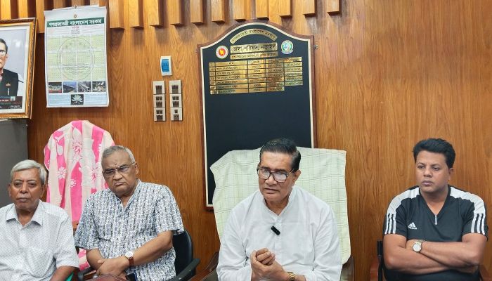 মাশরাফি জড়িত নন, বললেন জেলা পরিষদ চেয়ারম্যান