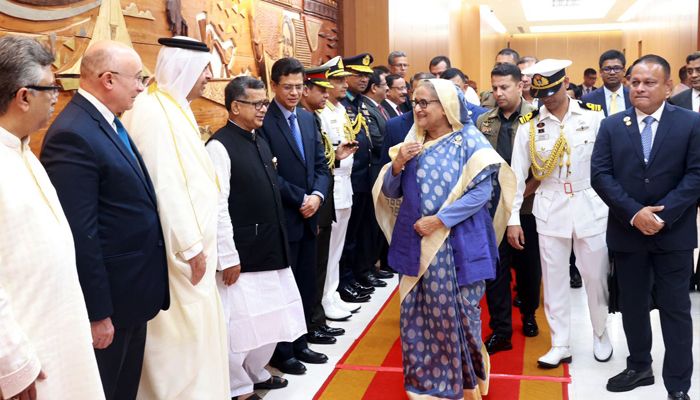 দুই দিনের রাষ্ট্রীয় সফরে কাতারের উদ্দেশ্যে ঢাকা ছেড়েছেন প্রধানমন্ত্রী শেখ হাসিনা। প্রবা ফটো