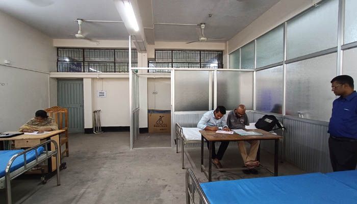 ‘অন্যের সাহায্যে পরীক্ষা দিলে অনিশ্চয়তা কাজ করে’