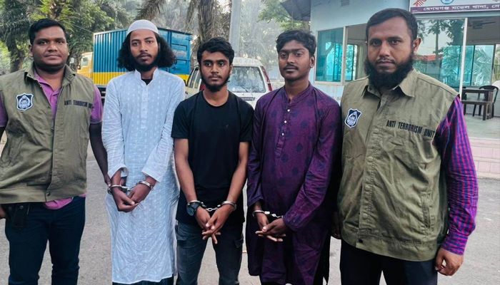 জঙ্গি সংগঠনের প্রচারে প্রতি মাসে হতো গোপন বৈঠক, গ্রেপ্তার তিন