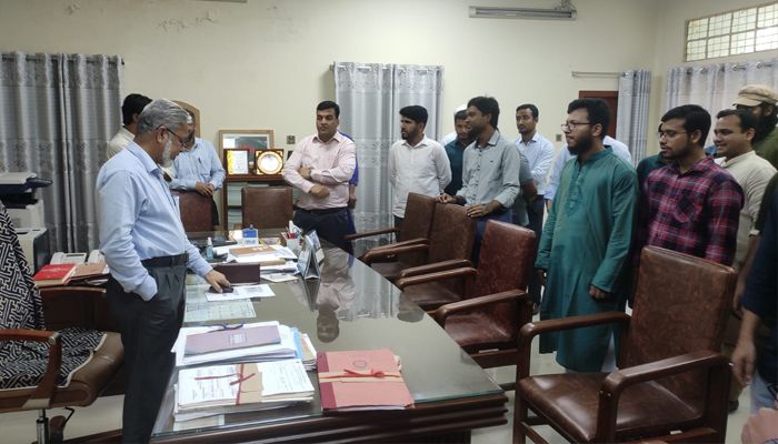রুয়েটে নিয়মিত উপাচার্য না থাকায় আটকে পদোন্নতি, শিক্ষকদের অবস্থান