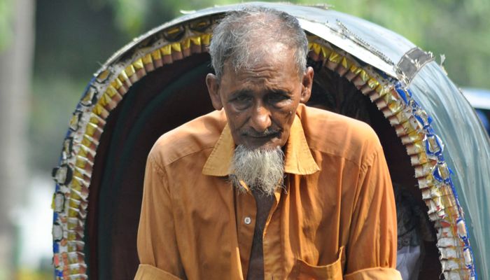 প্রচণ্ড গরমে জনজীবনে হাসঁফাঁস