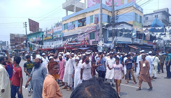 খুলনায় নিরুত্তাপ ভোট, রক্ত ঝরল বরিশালে