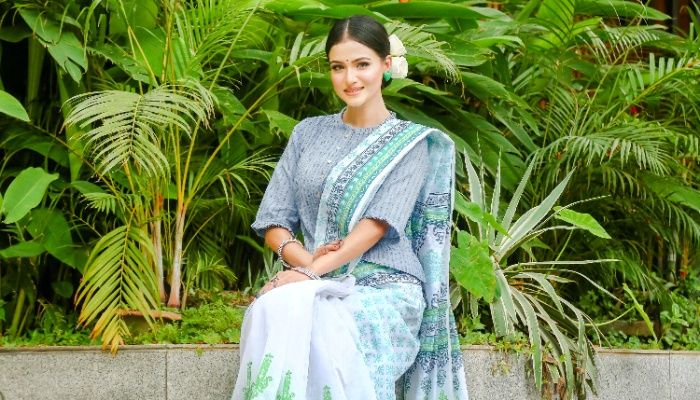 রঙের স্নিগ্ধতায়