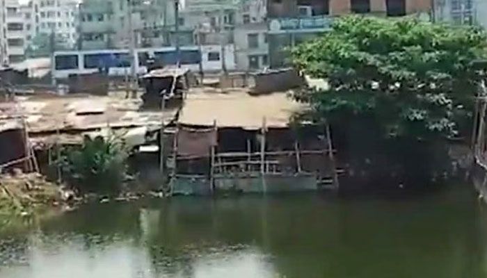 দখলের হুমকিতে ঢাকার ২৬ ভাগ জলাধার