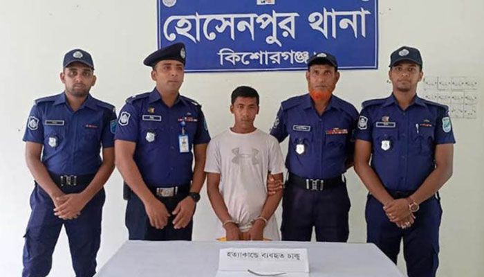 গ্রেপ্তার আসামি রবিউলসহ পুলিশ। 